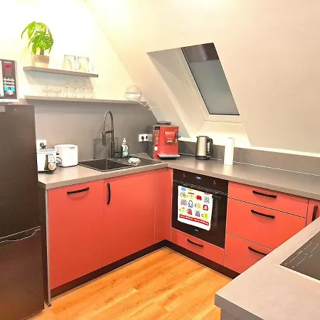 Helle Dachgeschosswohnung, Neu Renoviert & Ruhig * Wolfenbüttel